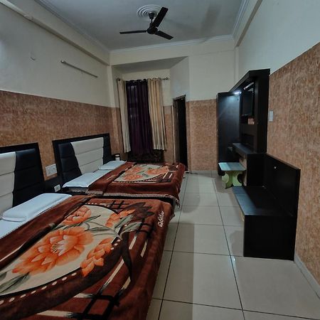 Aashirwad Hotel Катра Экстерьер фото