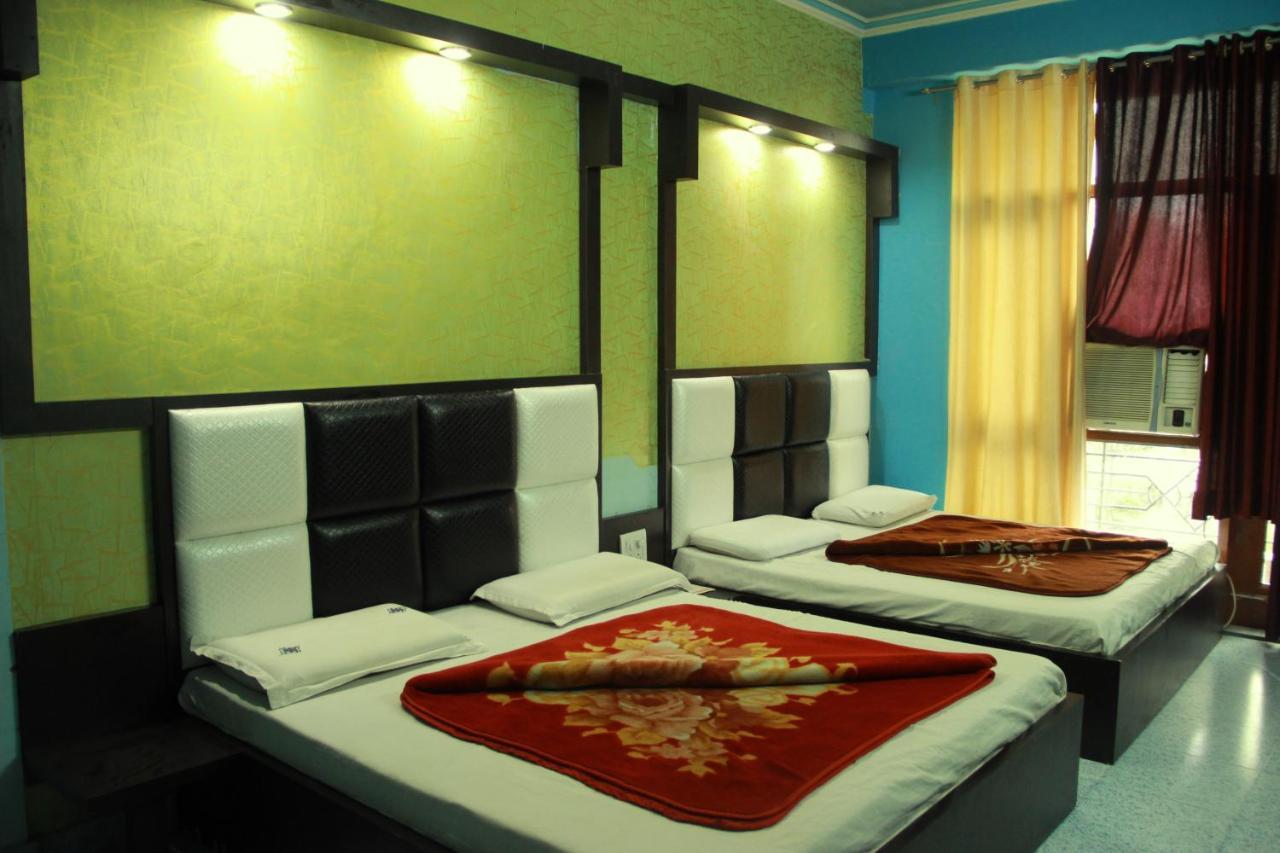 Aashirwad Hotel Катра Экстерьер фото
